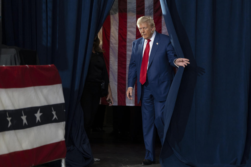 Featured image for “🎬 ‘¿Y si prohíben también soñar en otro idioma?’ — Trump, los aranceles y la guerra cultural con subtítulos”
